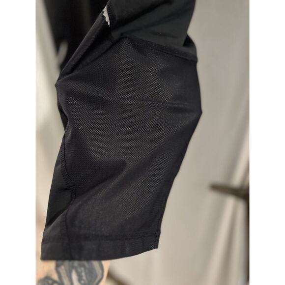 Road Runner Sports Black Mesh Bottom Capri Leggings Sz Xl - Picture 2 of 6